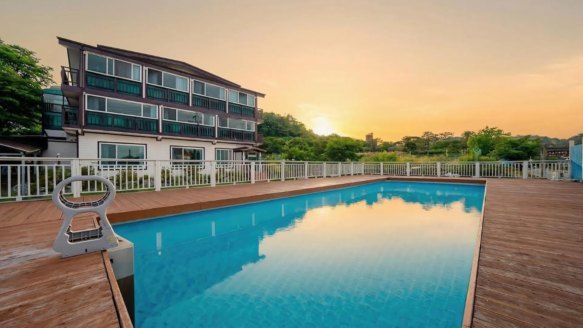 Holiday home Ganghwa Nakjogaboineun Spa Pension Incheon