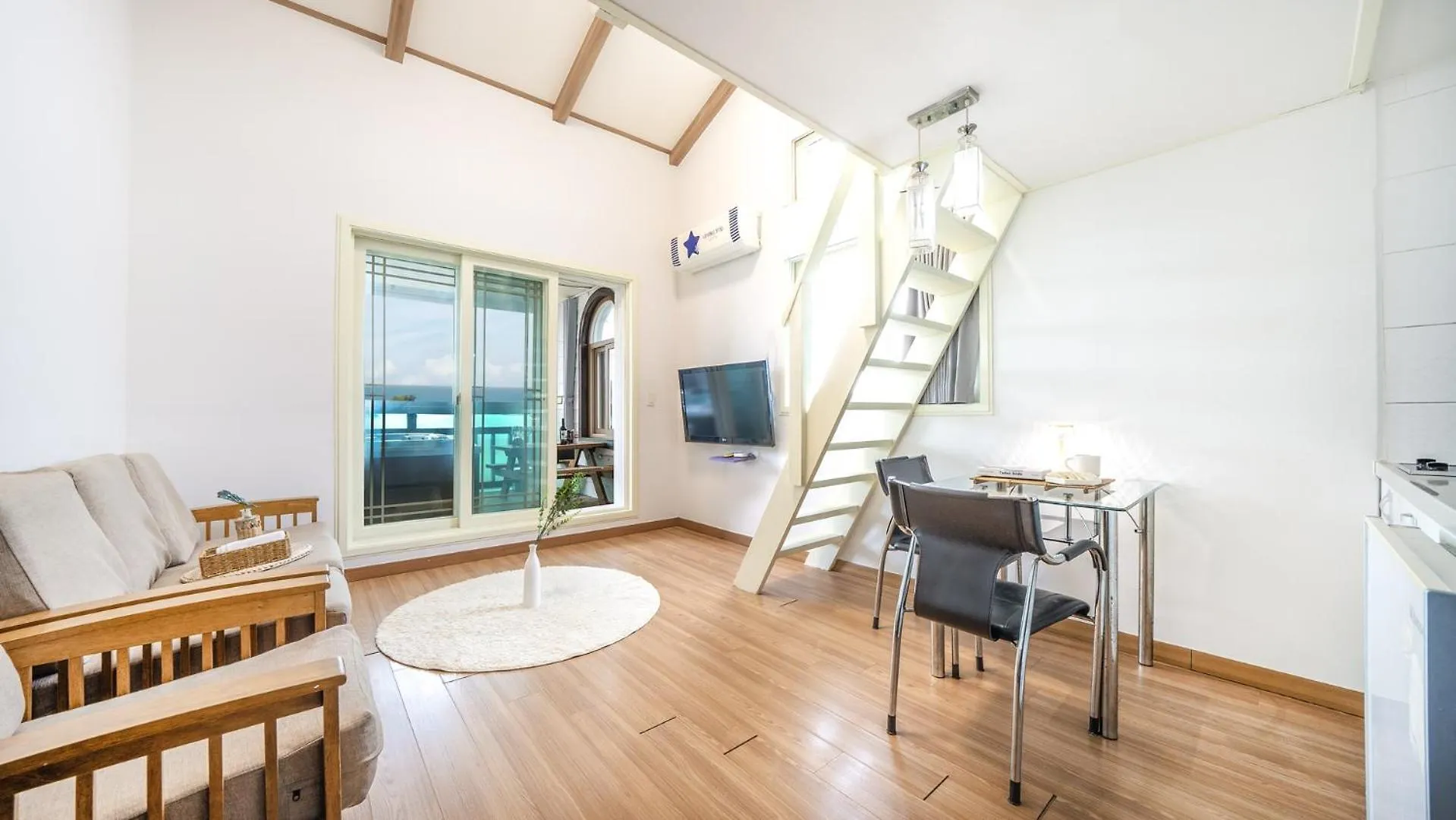 Holiday home Ganghwa Nakjogaboineun Spa Pension Incheon